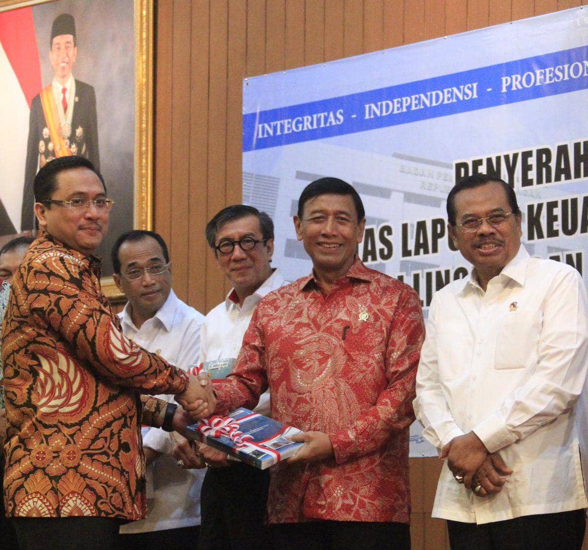 www.twitter.com/@wiranto1947