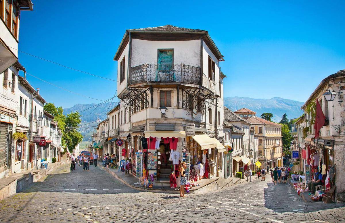 http://travelinalbania.com