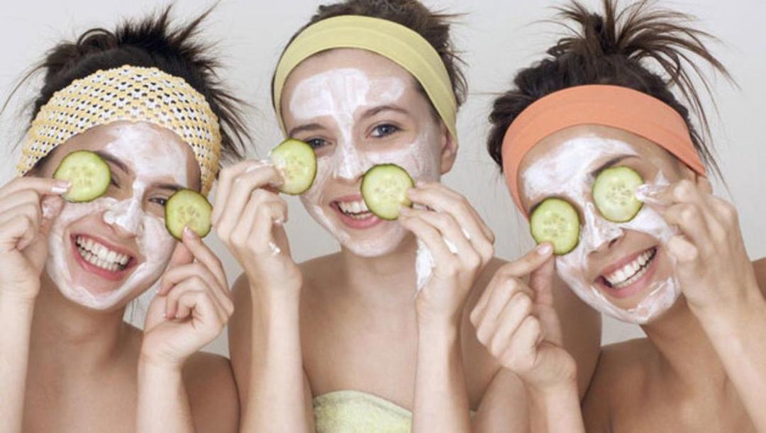 Girls, Ini 6 Akibat Kalau Kamu Maskeran Tiap Hari!