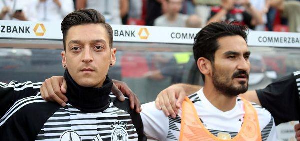 Foto Bareng Erdogan, Kanselir Jerman Bela Ozil dan Gundogan