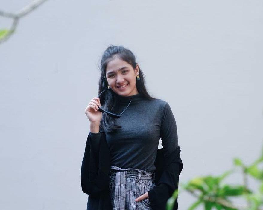 10 Inspirasi Outfit Tomboi ala Cut Syifa, Casual Tapi Kece