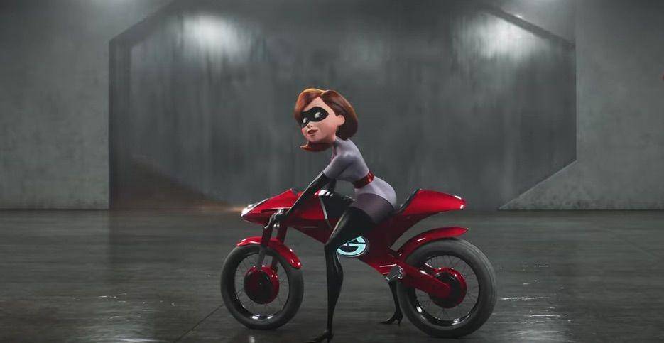 SUPERHERO. Hellen Parr alias Elastigirl kembali menekuni pekerjaan lamanya sebagai superhero. Foto dari screen capture akun YouTube Disney-Pixar