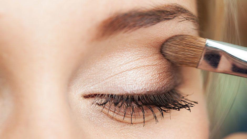Ingin Tampilan Sempurna? Gunakan Eyeshadow di 5 Titik ini
