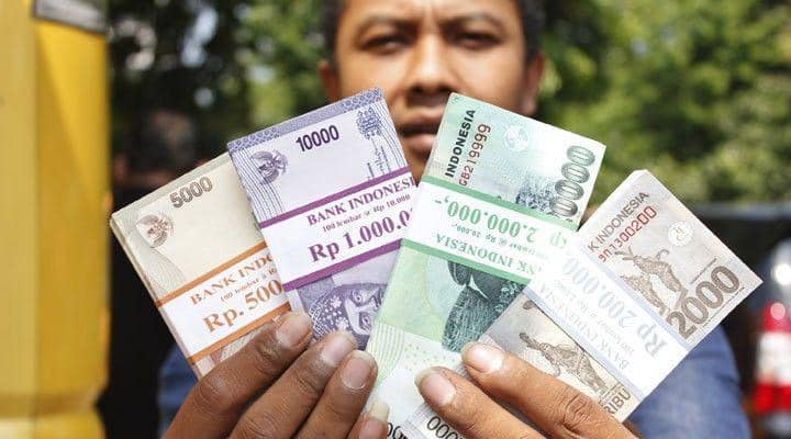 Dikenal Royal, 5 Zodiak Cowok Ini Gak Pelit Ngasih Angpao Lebaran