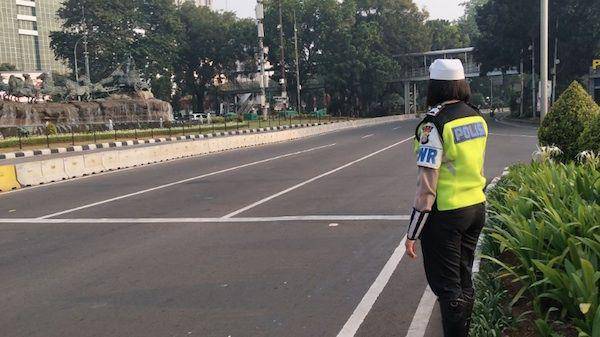 SEPI. Kawasan Patung Kuda, Jakarta Pusat, tampak sepi, Kamis, 14 Juni 2018. Foto dari Twitter @NTMCLantasPolri