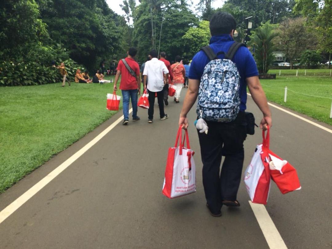 Ini Isi Bingkisan dari Open House Presiden Jokowi
