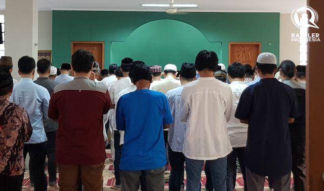 AHMADIYAH. Suasana saat gelaran salat Idulfitri Jemaah Ahmadiyah Indonesia di Masjid Al-Hidayah, Kebayoran Lama. Foto oleh Yetta Tondang/Rappler