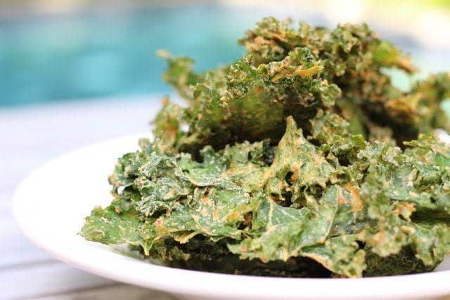Resep Bikin Camilan Keripik Daun Bayam, Kriuknya Bikin Nagih Lho!