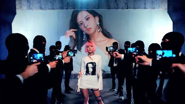 Youtube.com/BLACKPINK