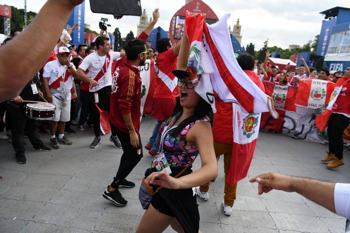 Suporter Sejati! Ribuan Pendukung Peru Pilih Nonton Langsung di Rusia