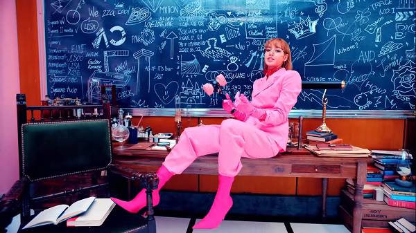 Youtube.com/BLACKPINK