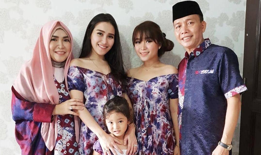 4 Momen Ayu Ting Ting Dianggap Salah Kostum Oleh Netizen
