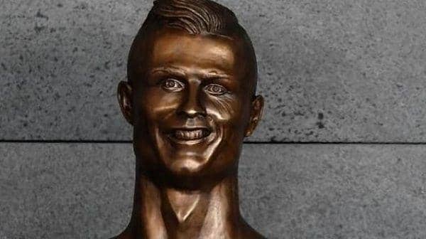 Akhirnya! Patung Cristiano Ronaldo di Bandara Telah Diganti