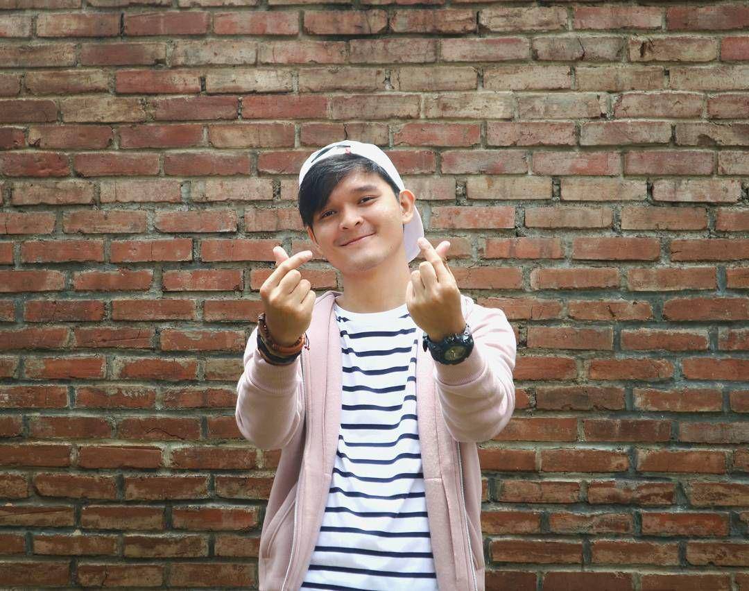 instagram.com/ananditodwis/