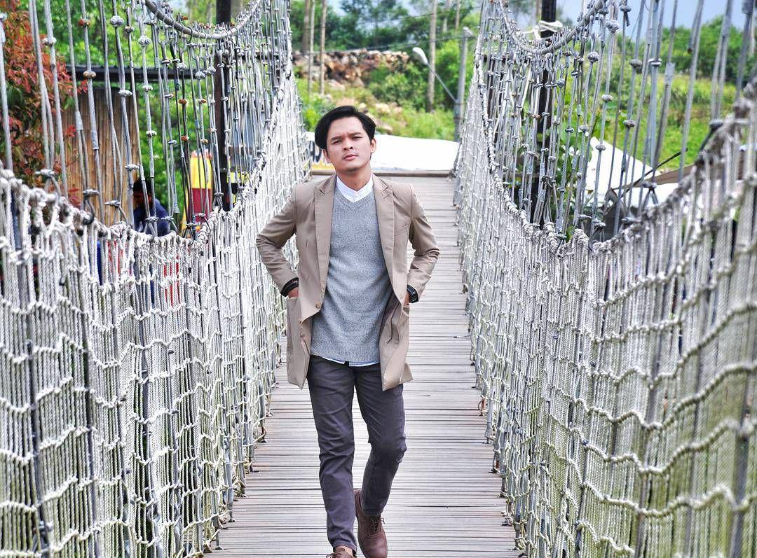 instagram.com/ananditodwis/