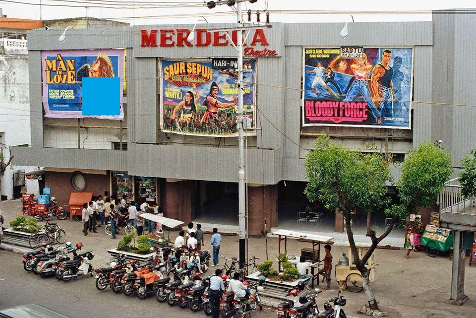 6 Hal Unik yang Ada di Bioskop Zaman Dulu, Kamu Ngalamin Gak?