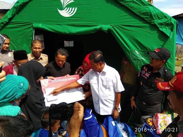 Menteri Sosial Kunjungi Penerima PKH Korban Kebakaran di Pinrang