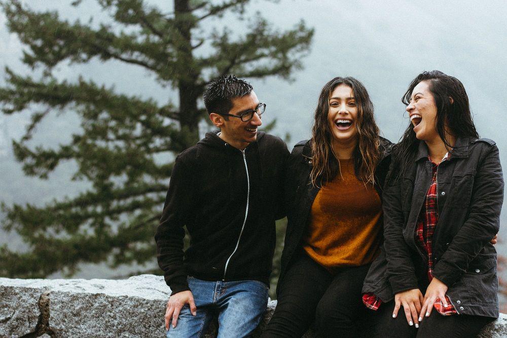 5 Cara Menjaga Hubunganmu dengan Sahabat Saat Kamu Sedang Pacaran