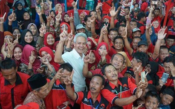 Pertarungan Timpang di 'Kandang Banteng'