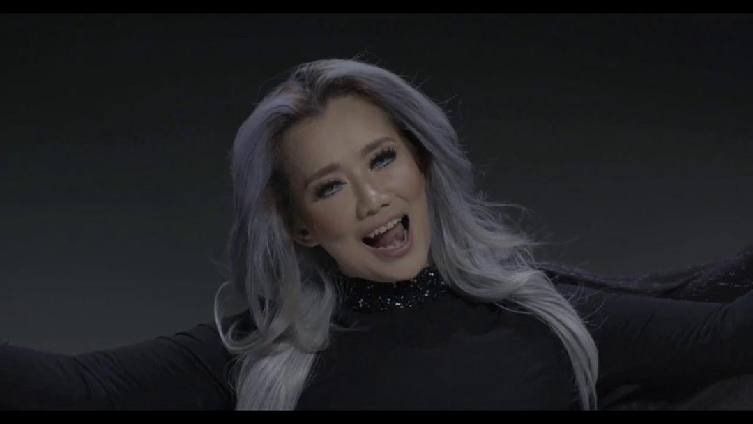 5 Lagu Reza Artamevia yang Eksis dari Tahun 90an Sampai Sekarang!