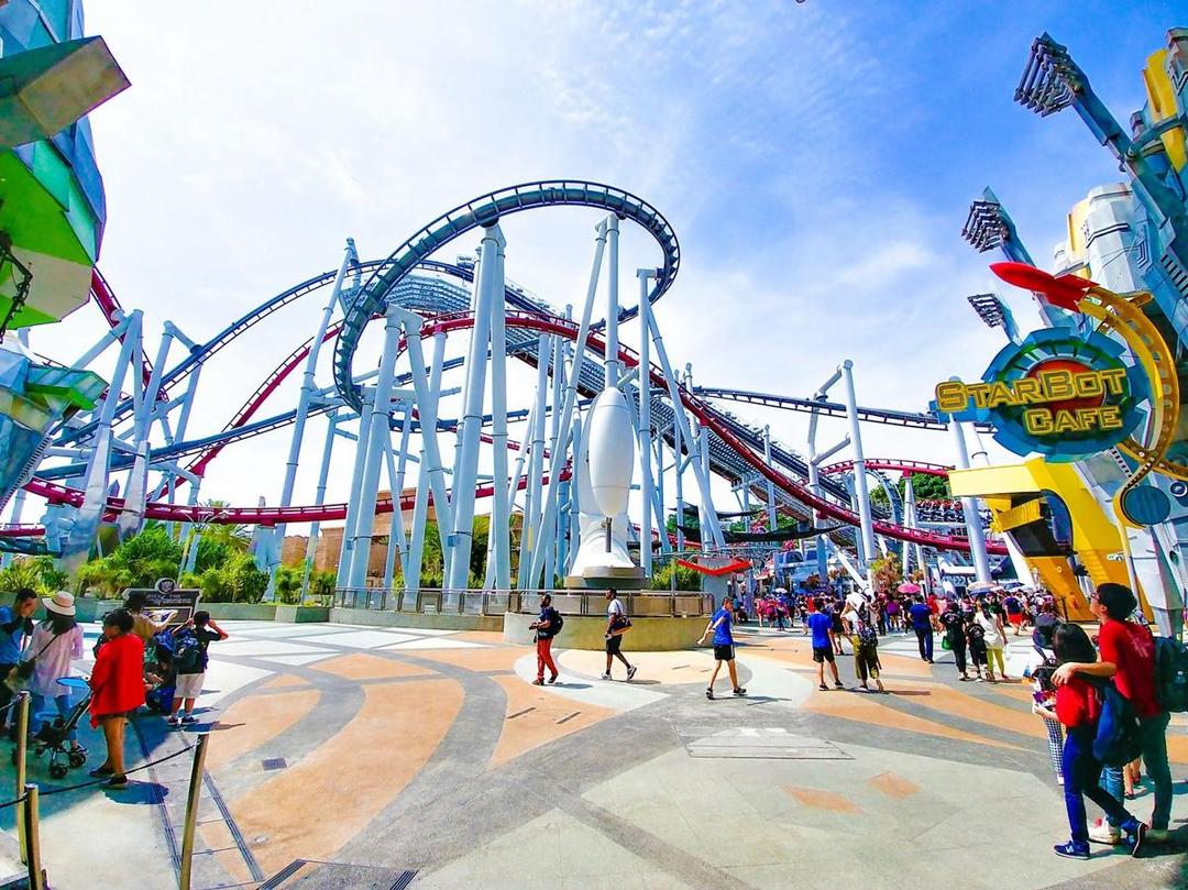 Sudah Tahu Posisi Duduk Terbaik Saat Naik Roller Coaster Ini?