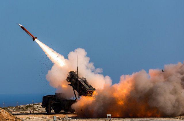 Sistem Pertahanan Udara Saudi Cegat Misil di Atas Riyadh
