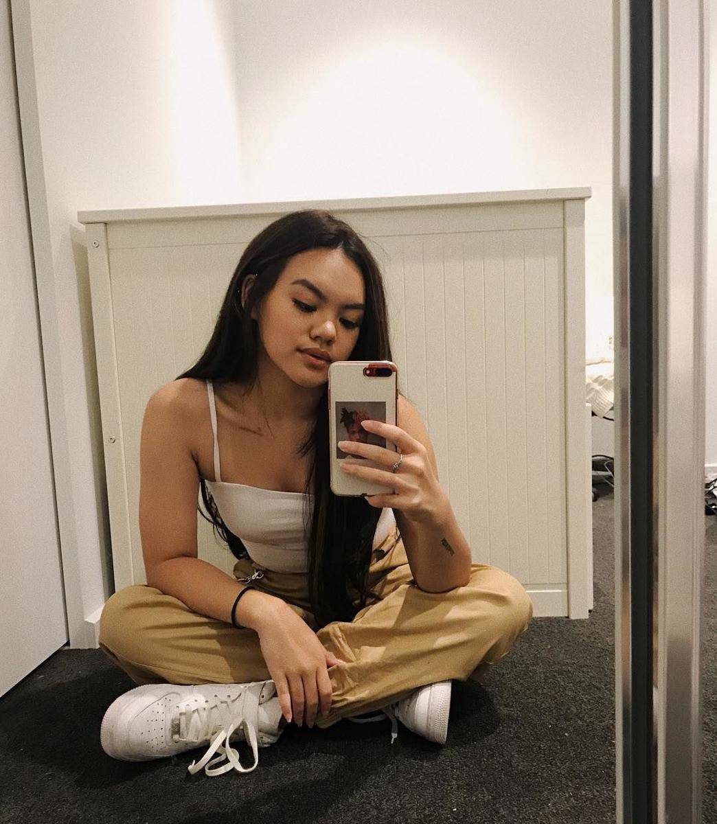 instagram.com/shafaharris