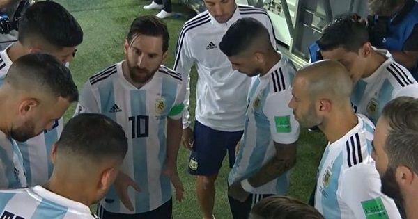 Pita Merah dari Seorang Ibu Menjadi 'Jimat' Messi di Piala Dunia 2018