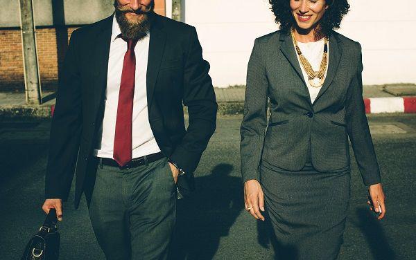 Biar Tetap Harmonis, Ini 5 Tips Ketika Pacaran dengan Teman Kantor