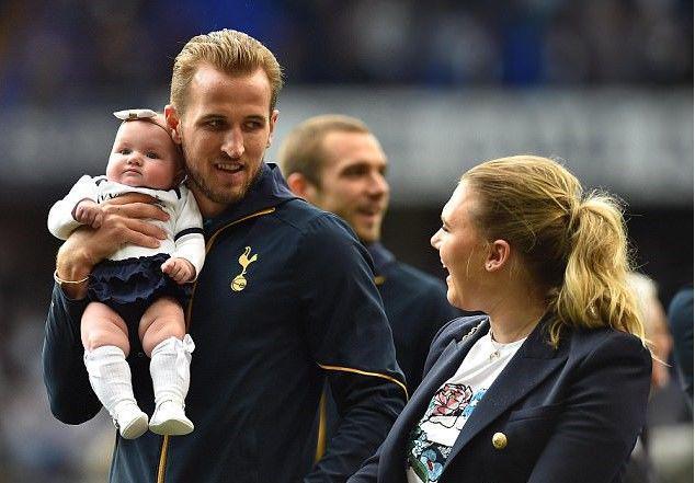 Family Man, 10 Potret Pesepak Bola Bareng Anaknya Ini Bikin Gemes!