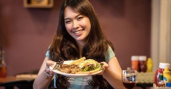 6 Alasan Logis Cewek Jago Masak Layak Dijadikan Calon Istri Idaman