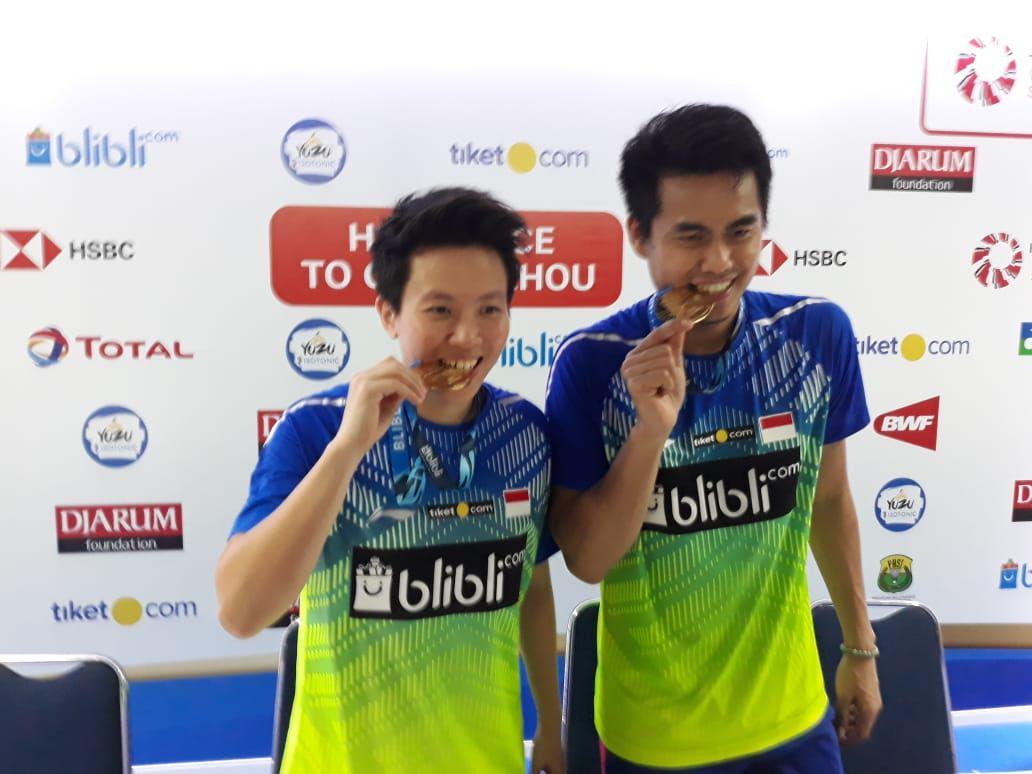 Owi-Butet Juara Ganda Campuran Indonesia Open 2018