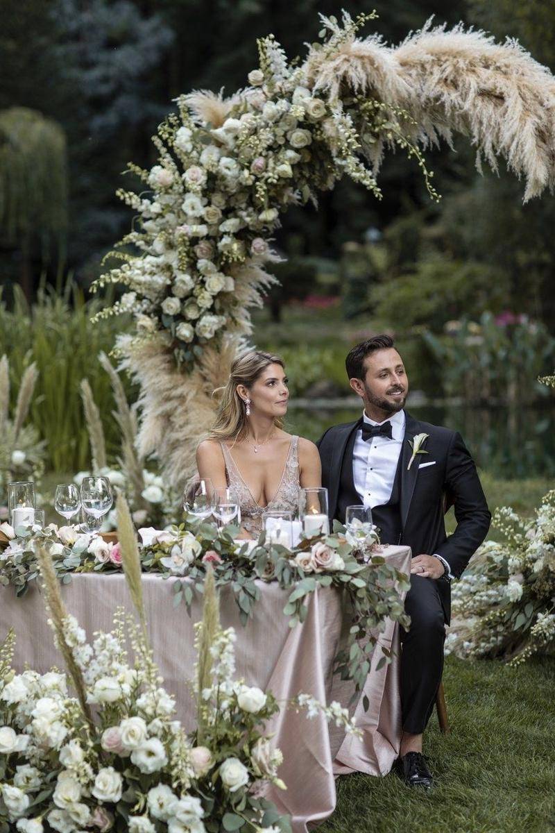brides.com