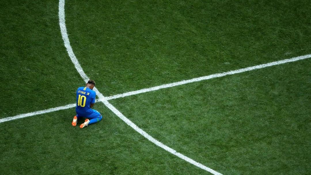 Marco van Basten: Akting Neymar di Lapangan Bikin Tertawa