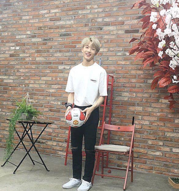 https://twitter.com/archivejisung