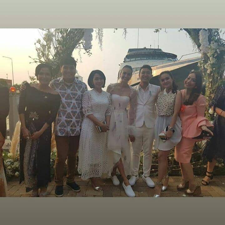 Instagram.com/dimchellersbks