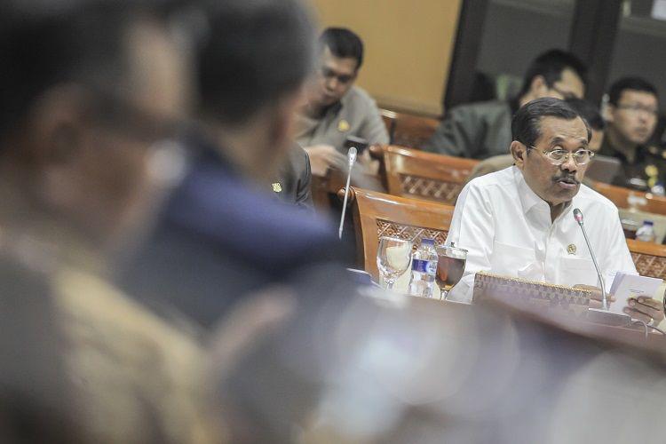 [BREAKING] Anaknya Dikabarkan Diciduk  KPK, Jaksa Agung: Itu Hoaks
