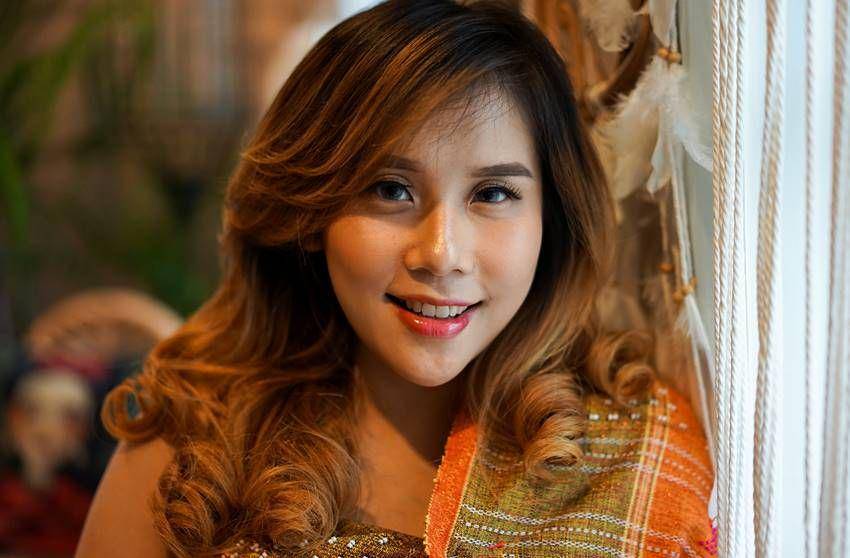instagram.com/makeupbykartikasari/