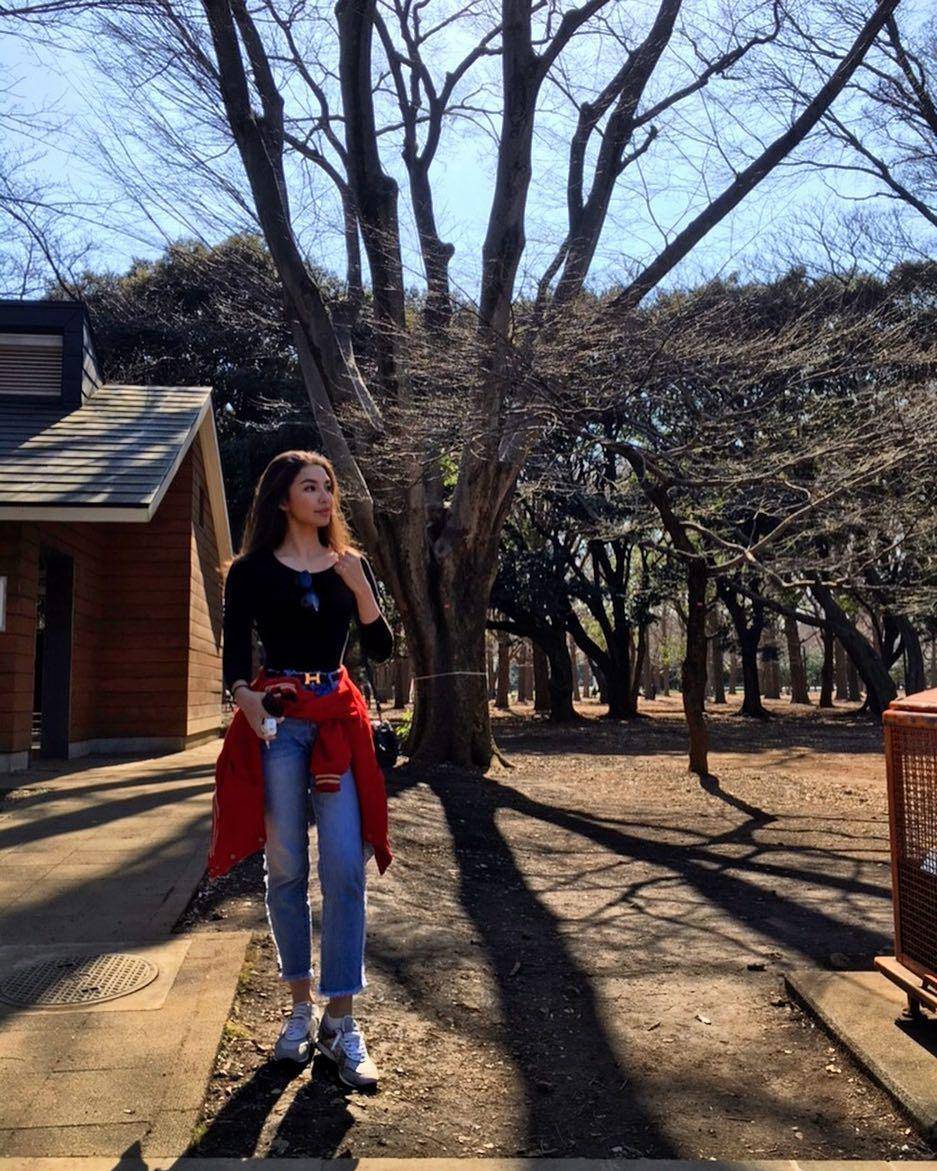 instagram.com/manodelia