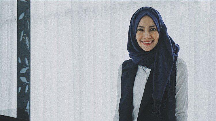 10 Potret Steffy Burase, Model yang Dikaitkan dengan Irwandi Yusuf