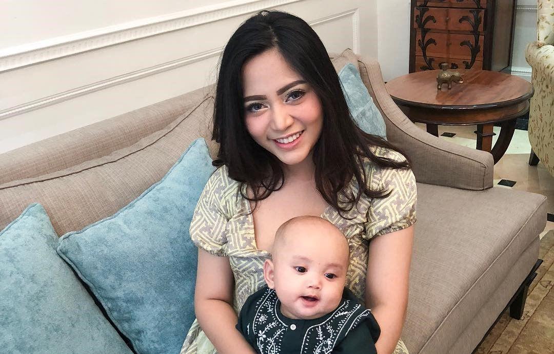 Berbisnis Sejak SMA, Ini 5 Hal yang Bisa Kamu Tiru dari Rachel Vennya