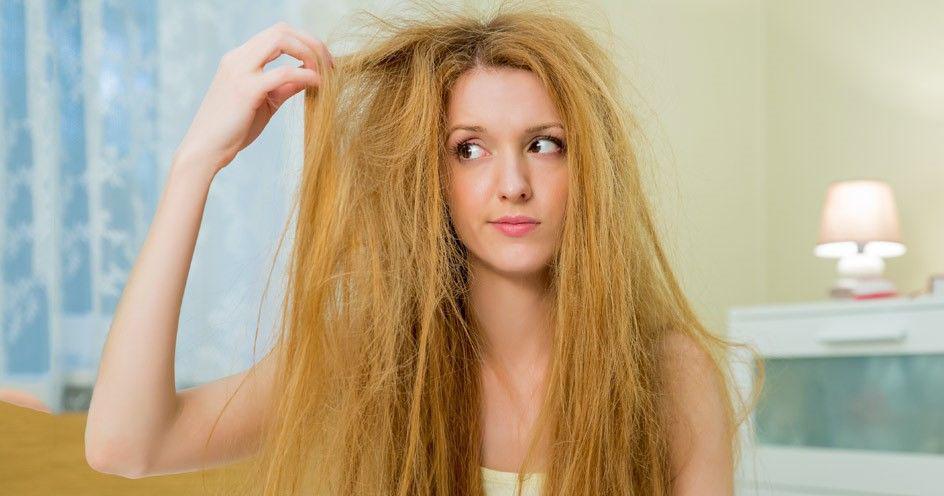 Rambut Kamu Terus-terusan Kusut dan Mengembang? Kenali Penyebabnya!