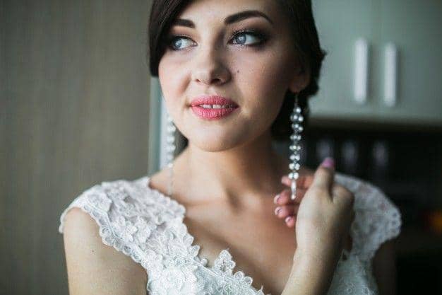 Girls, Ini 5 Tips Gunakan Anting Panjang Agar Tampilanmu Makin Pop Up!