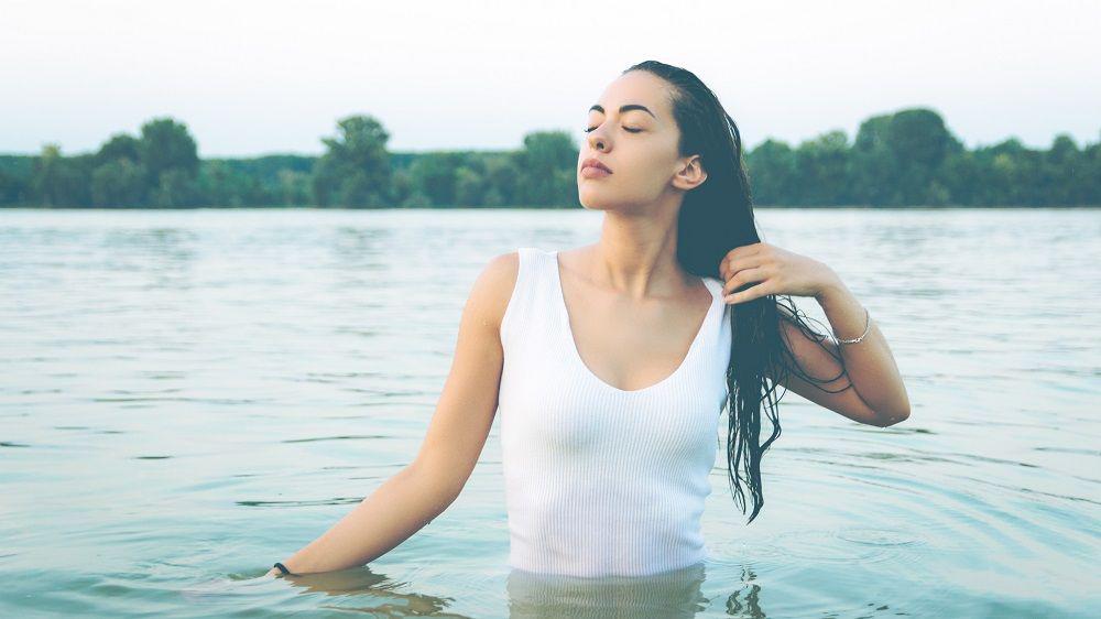 Girls, Ternyata 5 Kebiasaan Ini Buruk Bagi Kesehatan Rambutmu Lho!