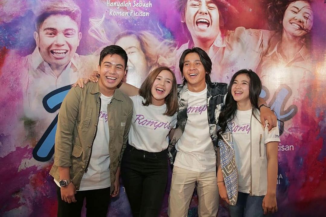 Bakal Tayang Agustus, 9 Hal yang Bikin Film Roman Picisan Lebih Baper