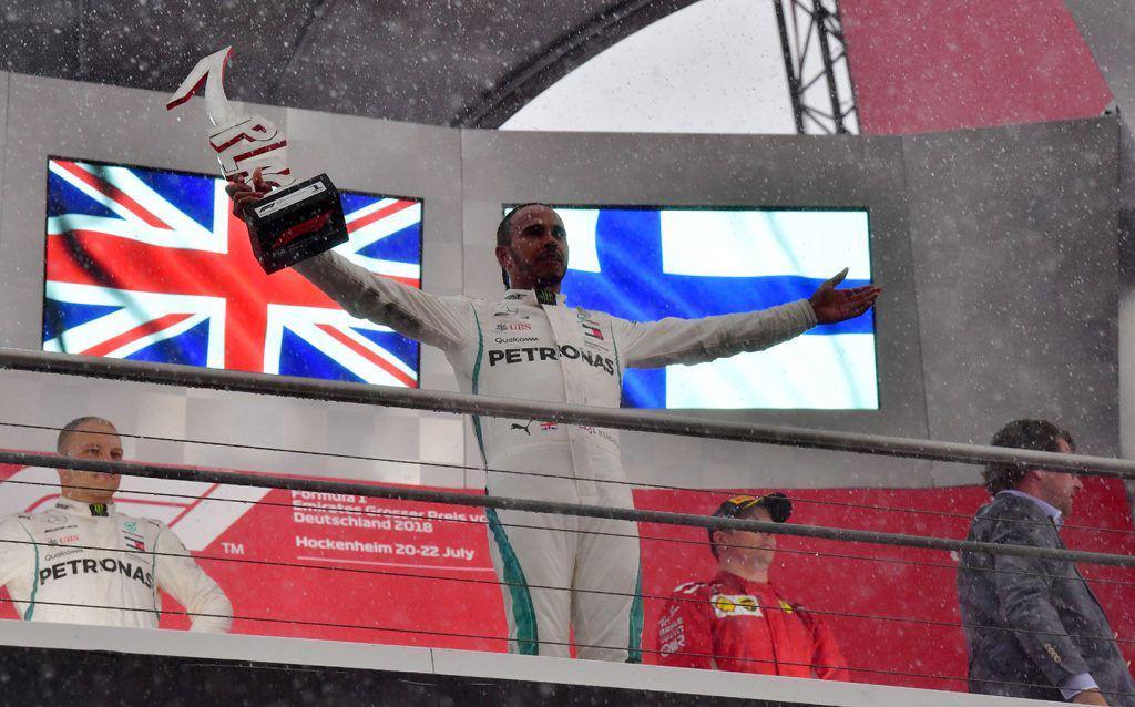 Villeneuve Tuduh Lewis Hamilton Gagal Bedakan F1 dengan Hollywood