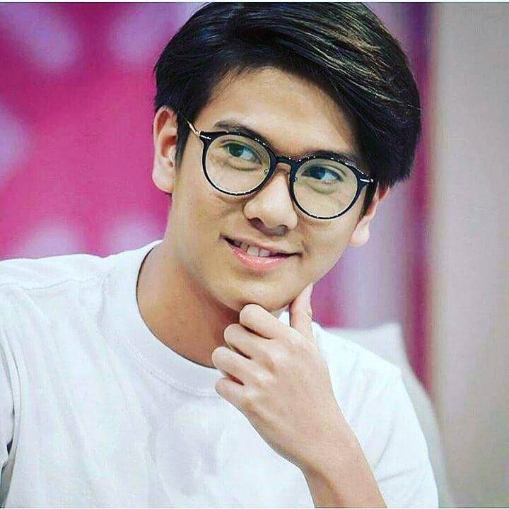 9 Pesona Iqbaal Ramadhan yang Buat Kamu Makin Cinta