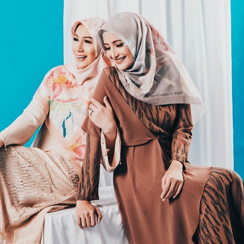10 Foto Persahabatan Marini Zumarnis - Inneke, Friendship Goals Banget
