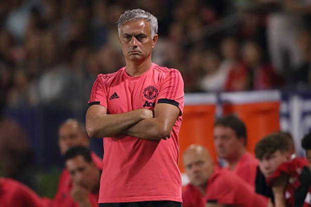 Selalu Menggerutu, Jose Mourinho Tak Puas dengan Timnya