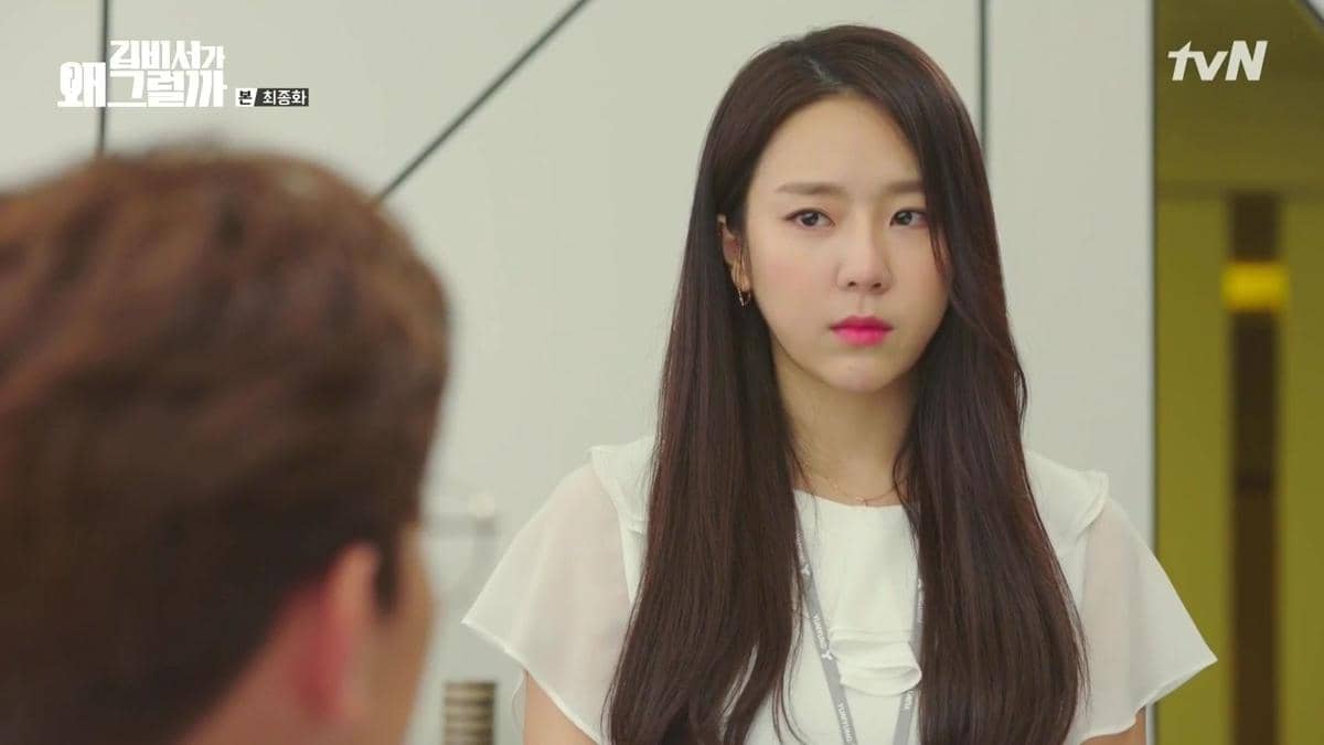 Jarang Tersenyum & Ketus, 5 Zodiak Cewek yang Terkenal Paling Jutek